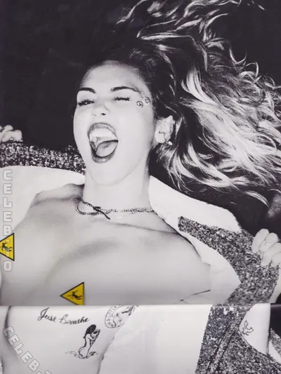 Miley Cyrus nude leaked photos