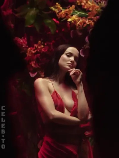 Dove Cameron nude leaked photos