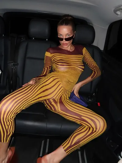 Daria Konovalova legs