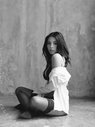 Anna Akana Nude (3 Censored Photos)