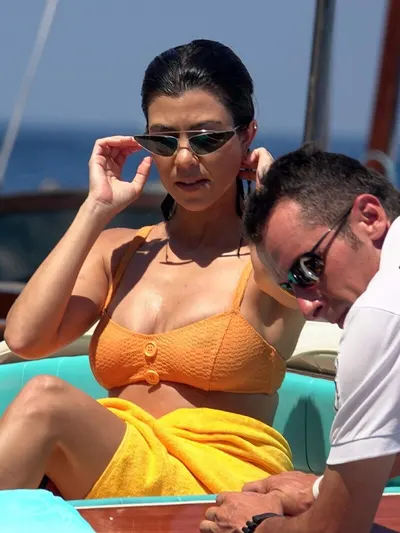 Kourtney kardashian tits